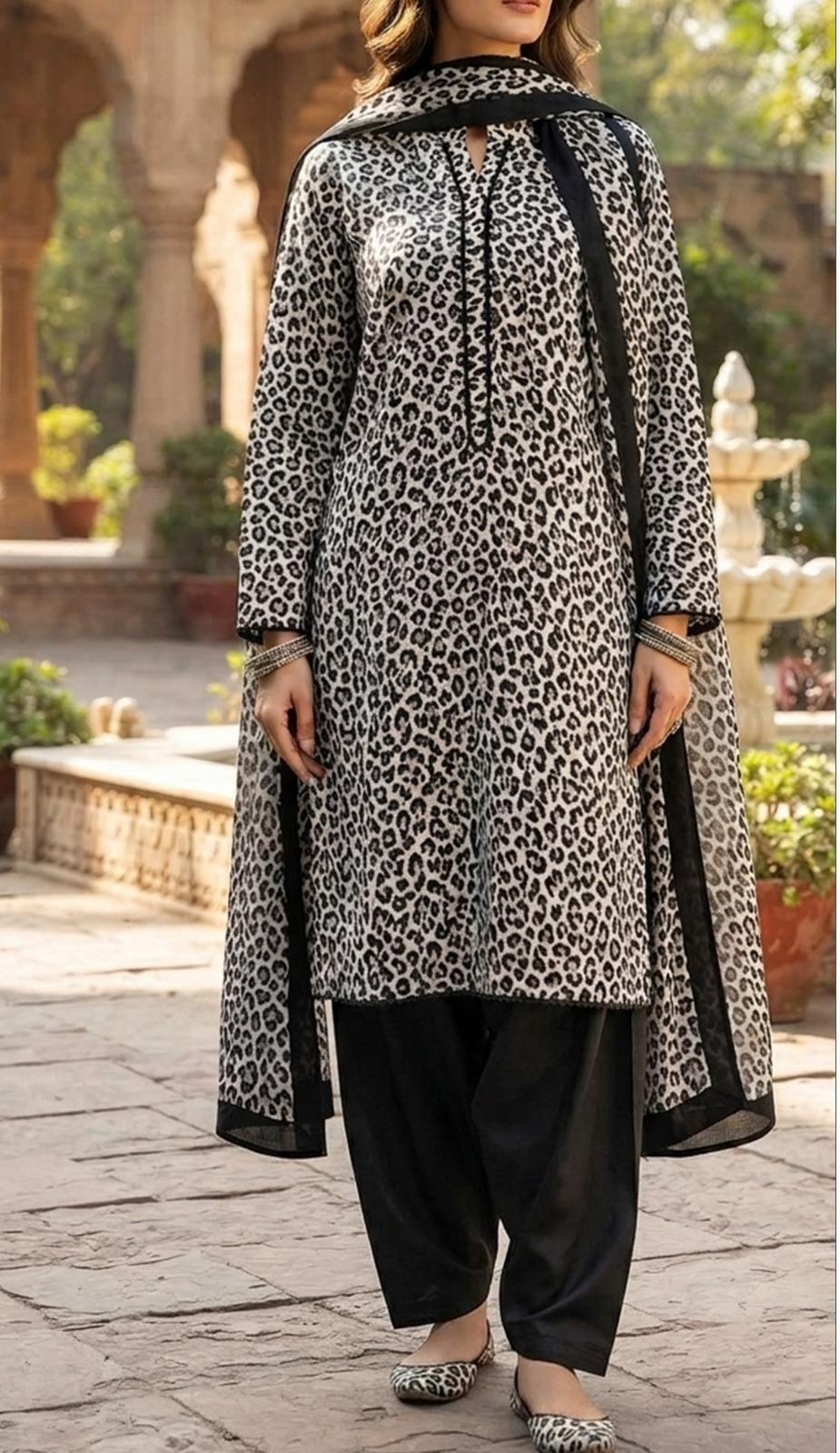 Shairobe Luxury Unstitched Lawn 3-Piece Suit